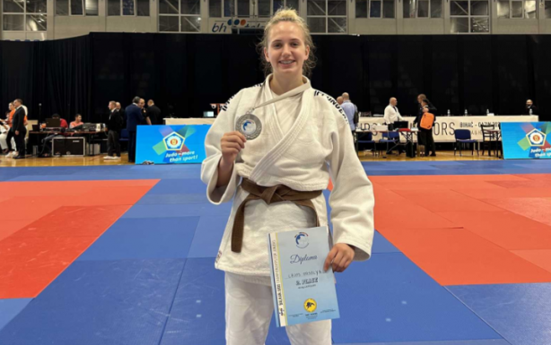 Több korosztályban bizonyított már, a felnőttek közt is sikereket érne el cselgáncsban a csíkszeredai Lajos Orsolya