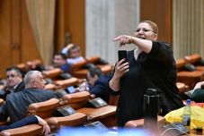FRISSÍTVE – Források: bejutott az Európai Parlamentbe Diana Șoșoaca – Két mandátumot szerzett az S.O.S. Románia párt