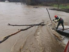 Ismét árvízvédelmi készültség van egy sor erdélyi folyón