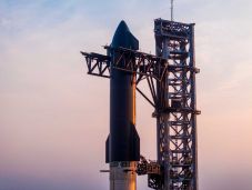 SpaceX űrhajóval küldhet embert Románia a kozmoszba