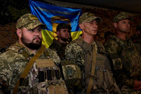 Mentősöket akartak besorozni – összeverekedtek a hadkiegészítőkkel