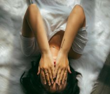 Vádat emeltek a lányait másfél évtizeden át rendszeresen megerőszakoló prédikátor ellen