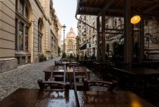Rendszeresen leitatták, majd kirabolták a külföldi turistákat Bukarest régi központjában