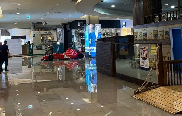 Ismét gondot okozott a vihar Kolozsváron: beázott a Iulius Mall, járhatatlanná váltak az utak