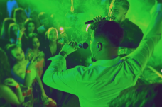 Kifütyülték a manele-énekest a Coldplay-koncerten, Babasha csütörtök este is a színpadra lép