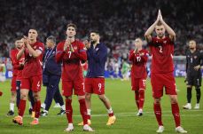 Visszalépéssel fenyegetőznek a szerbek az ultrák skandálásai miatt