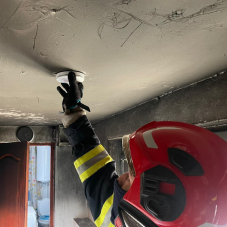 Érzékelők az életért: tízezer füst- és szén-monoxid-érzékelőt osztottak ki ingyenesen