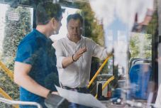 Utolsó száz méteren a Marosvásárhely és peremtelepülései közötti autóbuszjáratok elindítása (interjú Portik Vilmos alpolgármesterrel) 