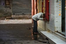 Részeg tolvajt értek tetten a rendőrök – még két vádpontban vétkesnek találták