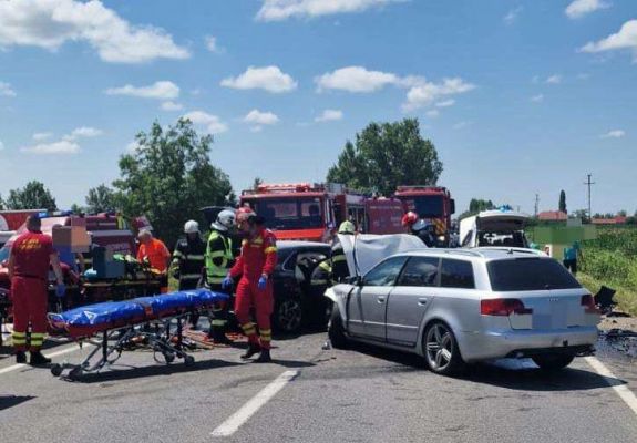 Három autó ütközött, nyolcan megsérültek