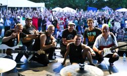 Történelmi sikerrel indult a krasznai Családi nap