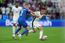 Gól nélküli döntetlent játszottak az angolok a szlovénokkal, nem kedvezve a magyar esélyeknek