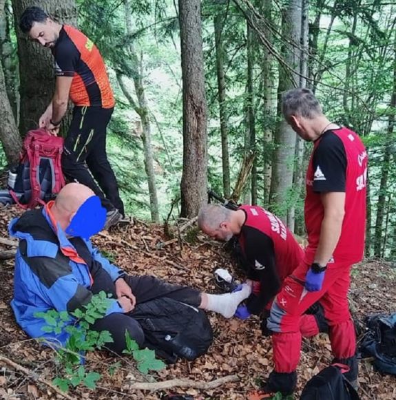 Nyolc óra keresés után találták meg a hegyekben a kimerült, szökött ukránokat