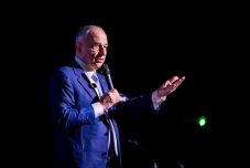 Geoană független jelöltként indulna az elnökválasztáson