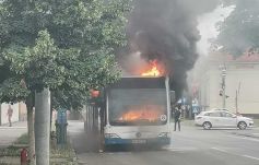 Menet közben gyulladt ki egy busz Nagyváradon