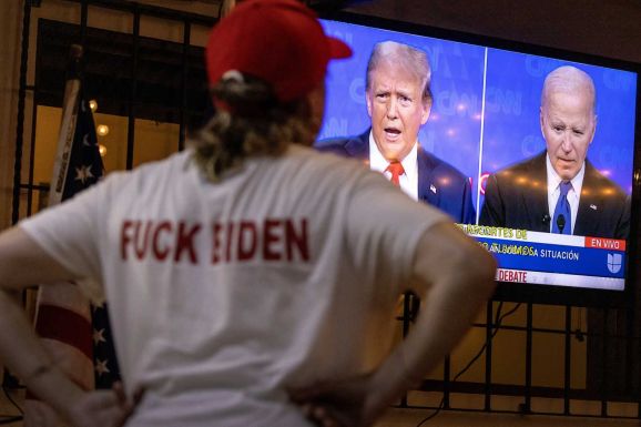 Trump nyerte a tévévitát, pánik tört ki a demokraták körében