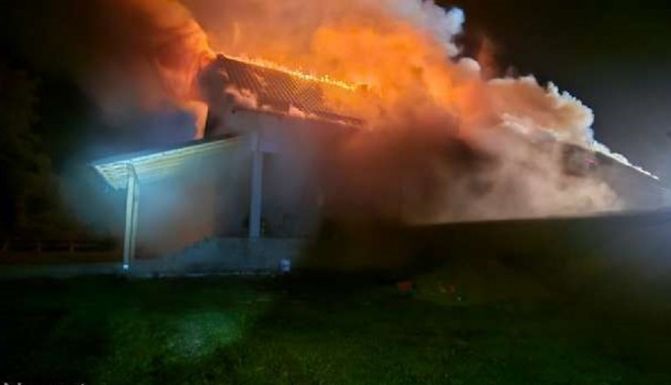 Kigyulladt egy plébániaház