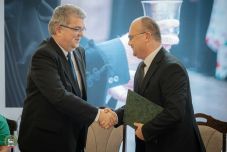 Szorosabbra fűzte az együttműködést a KREK a Magyar Református Szeretetszolgálattal