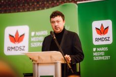 A képlet egyszerű: a saját érdekeinket csakis mi tudjuk képviselni