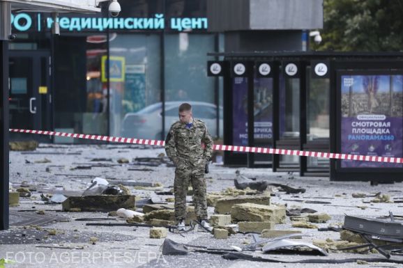 Fegyvereket és pénzt ígért Kijevnek a brit külügyminiszter