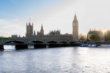 Súlyos vereséget szenvedett a kormányzó Konzervatív Párt az angol helyhatósági választásokon