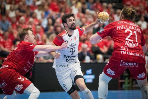 „Fellázadtak” a veszprémi szurkolók a férfi kézilabdacsapat edzői ellen