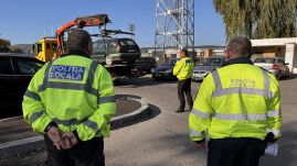 A kormány elé vonulnak a helyi rendőrök – panaszkodnak, mert nem fizetik a hétvégi munkájukat