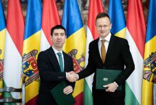 Magyarország nem venné egy kalap alá Moldovát és Ukrajnát