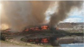 Hatalmas tűz a szeméttelepen – a tűzoltók egész éjjel küzdöttek a lángokkal