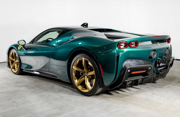 Úgy veszik a luxusautókat Romániában, mintha ingyen adnák őket