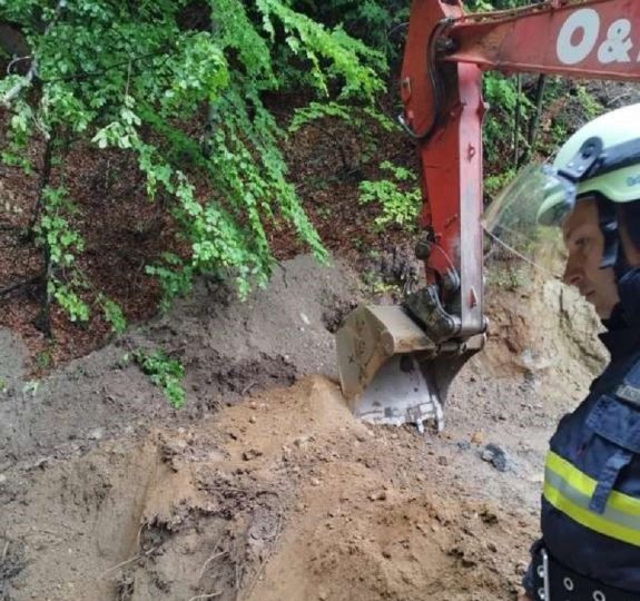  Életét veszítette egy erdei út felújításán dolgozó munkás