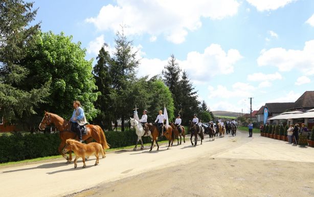 A Maros megyeiek imaszalagot küldenek Csíksomlyóra