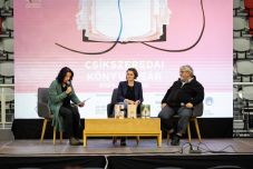 Felszabadult hangulat és ünnepélyes pillanatok – elkezdődött a Csíkszeredai Könyvvásár