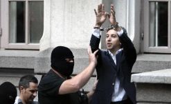 Továbbra sem hagyhatja el az országot a gyermekprostitúció igénybevételével vádolt egykori üzletember-politikus