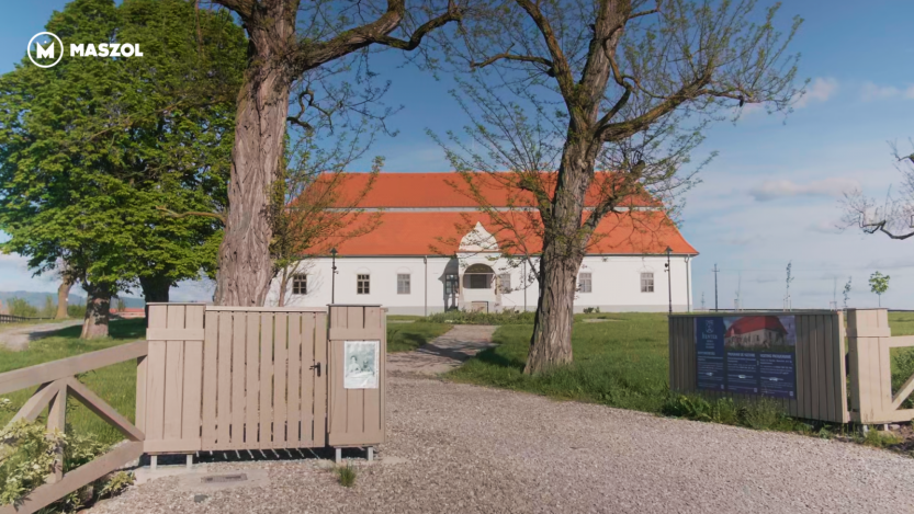 Erdély legjei: a csíkszentimrei Henter-kúria