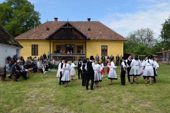 Emlékházat avattak Gelencén az egykori jegyzői lakban