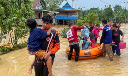 Indonéziában sokan meghaltak a heves esők miatti áradásokban