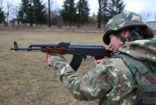Közel négyezer hivatásos katonát vesznek fel a román hadseregbe