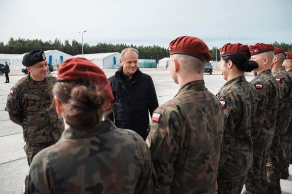 Megfenyegették a lengyel miniszterelnököt: „a szlovákok megmutatták, mit kell tennünk”