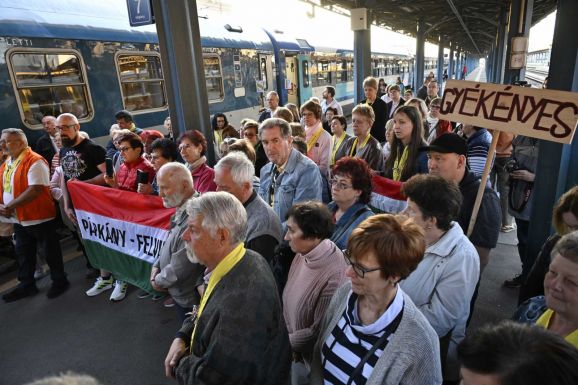 Elindult a Boldogasszony zarándokvonat a csíksomlyói pünkösdi búcsúra