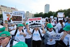 A Múzeumok éjszakáján tüntettek a múzeumok és közkönyvtárak alkalmazottjai