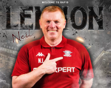 Hivatalos: bejelentette az északír edző kinevezését a Rapid