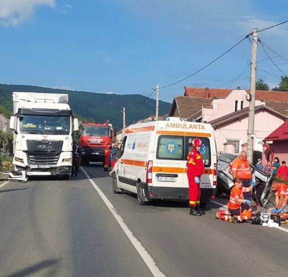 Kamionnal ütköztek: egy férfi a helyszínen meghalt