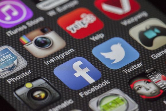 Hogyan ismerd fel az online félretájékoztatást? – Kampányt indítottak a választások előtt