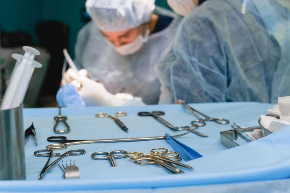 Tévedésből kivették az egyik tüdejét: 150 ezer eurós kártérítést kellene kapnia, de a kórház azt mondja, erre nincs pénzük