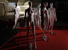 Magyar egyetemi hallgatók munkáiból rendeznek kiállítást a román dizájnhéten