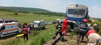 Szörnyű baleset: vonattal ütközött egy gépkocsi