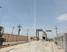 Rakétákkal lőtte a Hamász Tel-Avivot