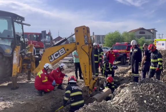 Halálos munkabaleset: ráomlott a föld egy munkásra (VIDEÓ)
