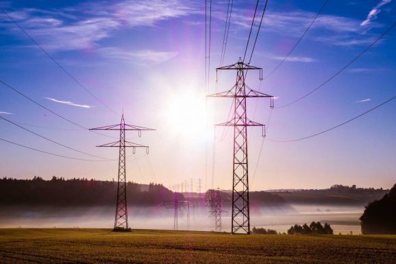 Zöld átállás: ennyi pénzt kellene Románia az elektromos hálózat fejlesztésére fordítson